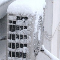 Sådan starter du aircondition efter vinteren: anbefalinger til pleje af aircondition efter frost