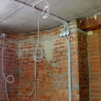 Comment effectuer le câblage dans l'appartement de vos propres mains à partir du bouclier: schémas et règles de base + étapes d'installation