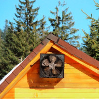 Ventilation dans une maison en bois: règles pour fournir une maison en rondins avec un système d'échange d'air