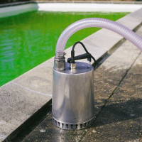 Hoe een pomp te kiezen voor het verpompen van vuil water: selectieregels en een overzicht van de beste modellen