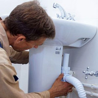 Lavabo con pedestal: tecnología de instalación y conexión.