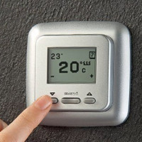 Thermostat para sa underfloor heating: prinsipyo ng operasyon + pagsusuri ng mga uri + mga tip sa pag-install