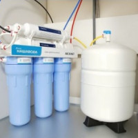 การ Reverse Osmosis: อันตรายและประโยชน์ของการทำให้เยื่อกรองน้ำประปาบริสุทธิ์