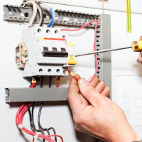 Marking circuit breakers: how to choose the right machine for wiring