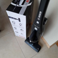 Tổng quan về máy hút bụi Bosch BBHMOVE2N: một thiết bị thực tế cho lớp phủ mịn