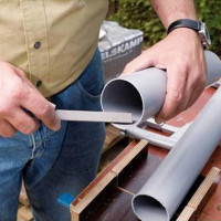 DIY roof gutters: instructions for self-manufacturing a drainage system