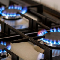 Làm thế nào để tăng sức mạnh của đầu đốt gas và cải thiện ngọn lửa trên bếp: tổng quan về các cách phổ biến