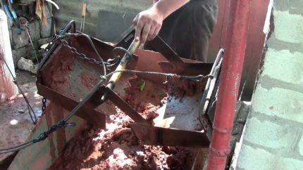 Cleaning the well after pumping water