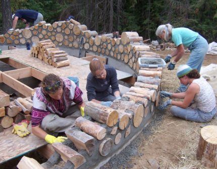 Construcció col·lectiva d'una casa ecològica