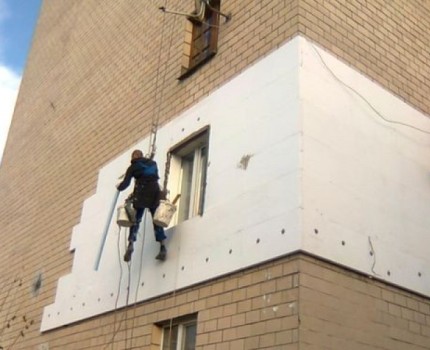 Aislamiento de un apartamento de esquina en un edificio de apartamentos.