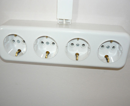 Overhead sockets