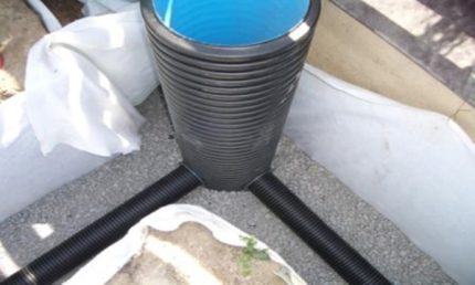 Plastic well bottom