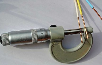 Wire cross section measurement with a micrometer