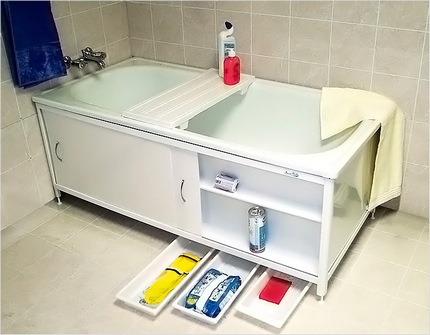 Mueble de baño espacioso