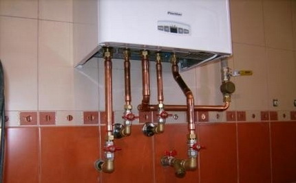 Pag-install ng boiler ng dingding ng dingding