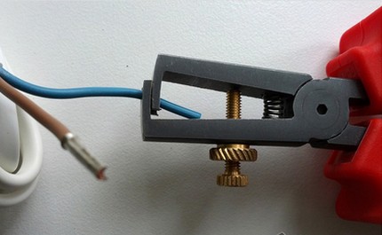 Stripping cable ends