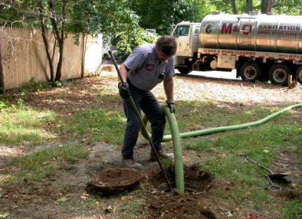 Pomparea apelor reziduale dintr-un bazin