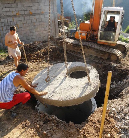 Un lugar para maniobrar equipos de construcción.