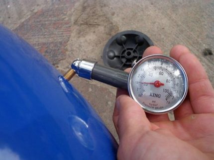 Pressure gauge para sa nagtitipon