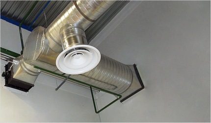 Ceiling diffuser