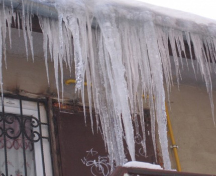 Condensation and ice in winter