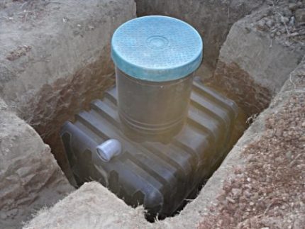 Hình dạng hố cho một cesspool từ một cái thùng