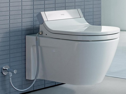 Bidet met wc-deksel