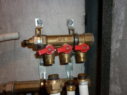 Peigne de distribution avec valves