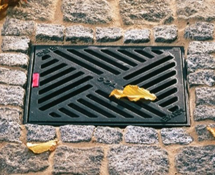 Instalación de una entrada de aguas pluviales.