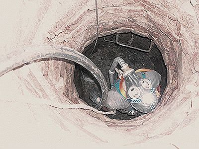 Sewer tank cleaning