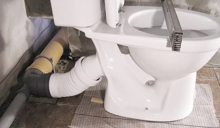 Ventilatorleiding voor het toilet: wat is nodig + nuances van installatie en aansluiting