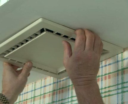 Instalación de ventilación en baño y aseo.