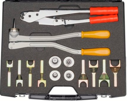 Tool kit for fitting fittings