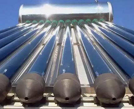 Vacuum solar collector in operation