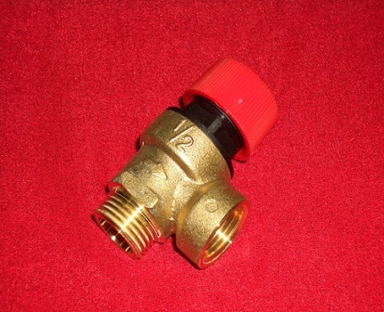 Valve coolant discharge arrow