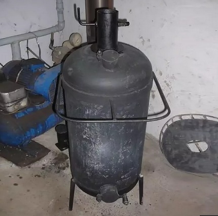 Ang stove isang potbelly stove sa pag-eehersisyo