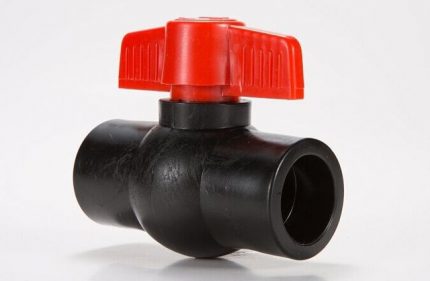 Plastic ball valve