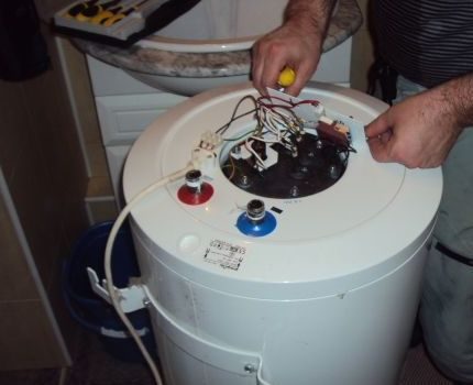 Reparatur des Warmwasserbereiters