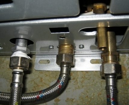 Un exemplu de conectare a conductelor la un mixer