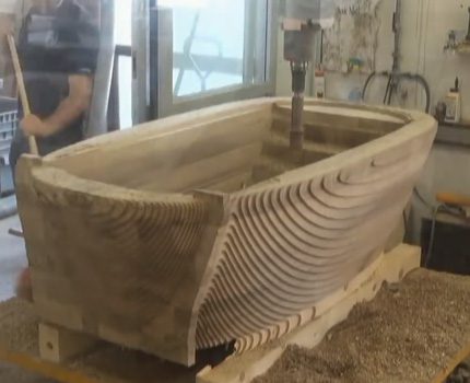 Making a bath in a carpentry workshop