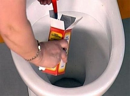 Toilette mit Soda reinigen