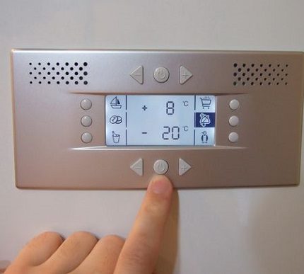 Electronic refrigerator control