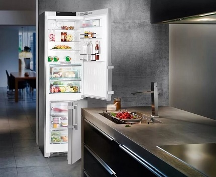 Desvantagens dos refrigeradores com um freezer abaixo