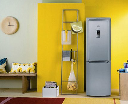 Indesit dengan Tanpa Frost