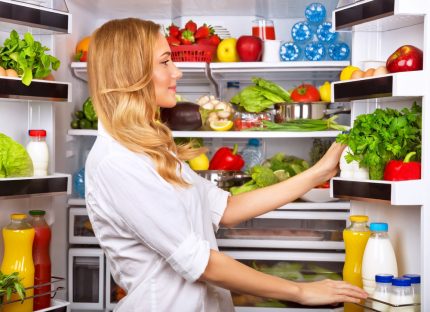 Ang refrigerator ng Bosch na may mga pamilihan