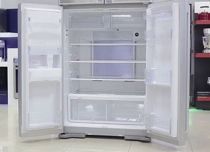 Fridge with top freezer