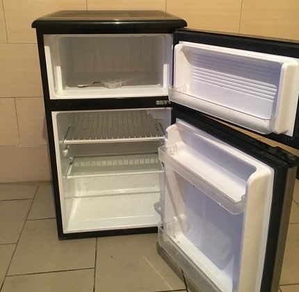 Mini modelo de dos cámaras del refrigerador Shivaki