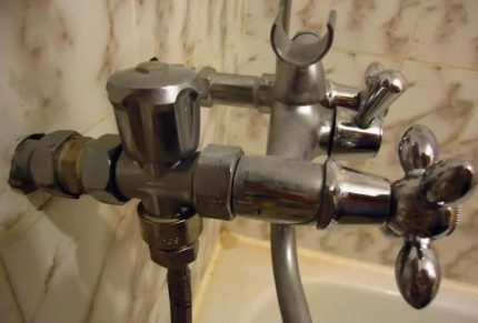 Mixer tap installation