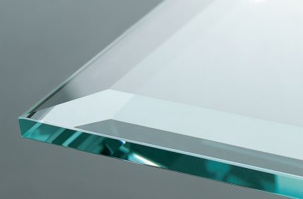 Faceted glass