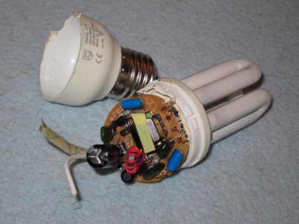 Compact fluorescent lamp